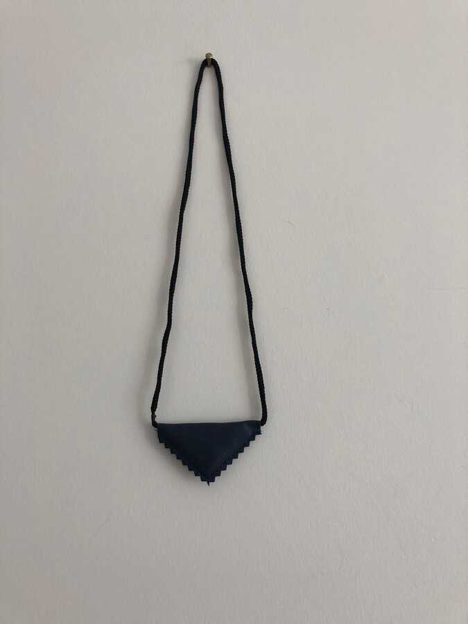 Deri Kılıflı Muska - 